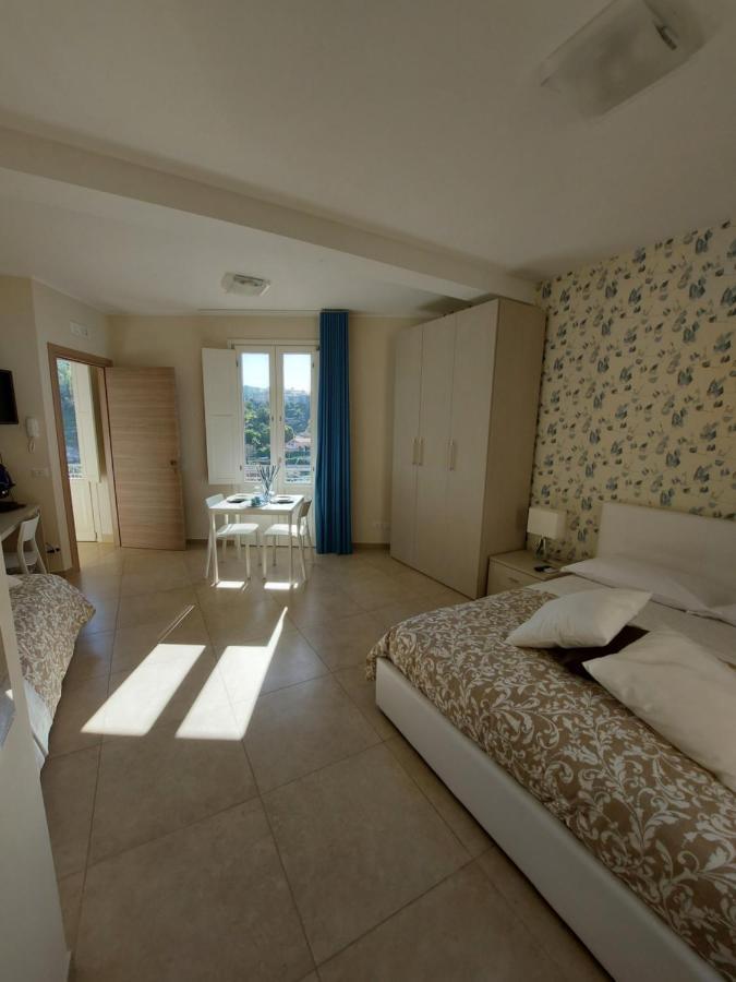 Oikos - Ragusa Ibla Екстер'єр фото